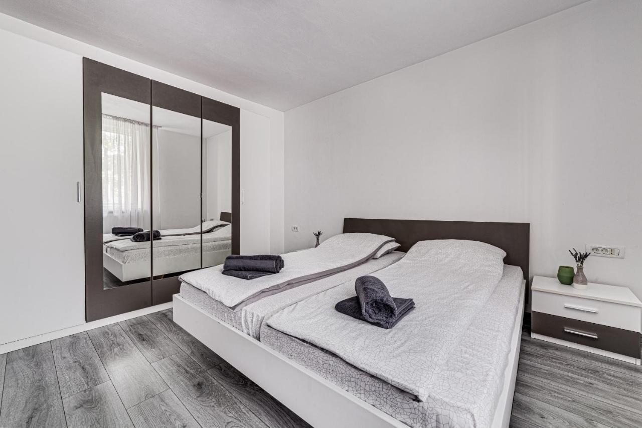 Gabriel Apartment Arad Exteriér fotografie