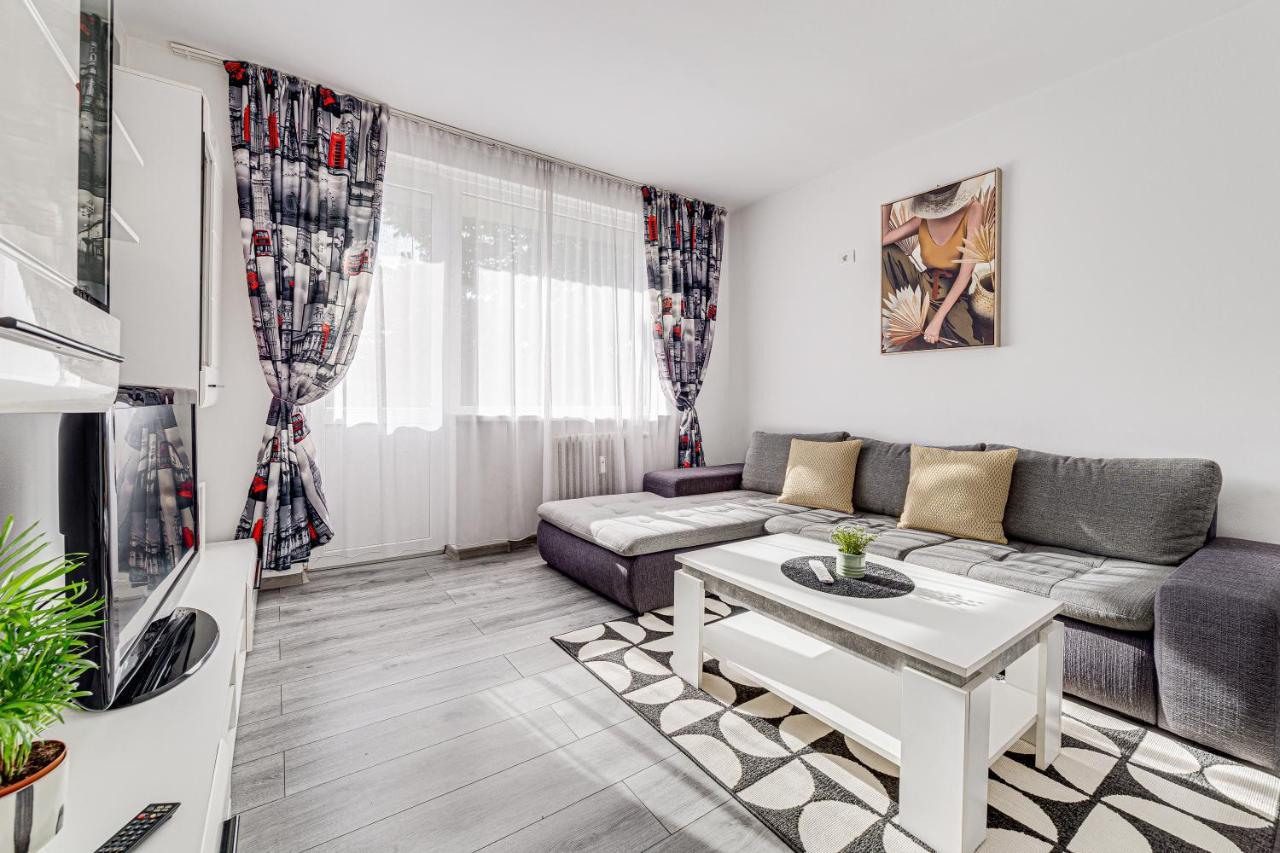 Gabriel Apartment Arad Exteriér fotografie
